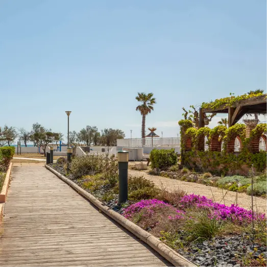 À Port-Leucate, le Village de Vacances Rives des Corbières propose des séjours entre mer et étang