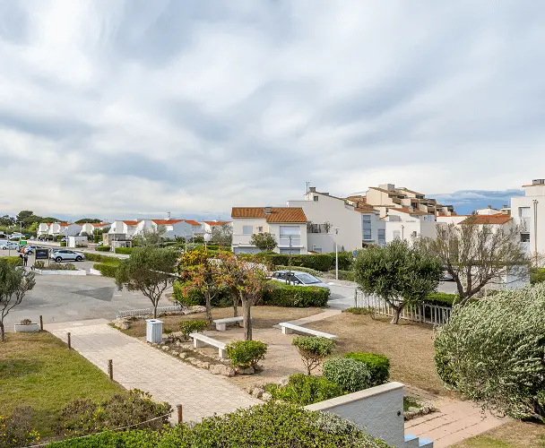 Vue des hébergements du village Vacances Rives des Corbières à Port-Leucate dans l’Aude