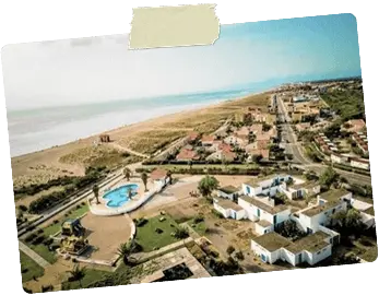 Vue aérienne de Rives des Corbières village vacances dans l’Aude à Port-Leucate