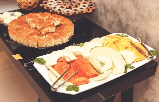 Buffet servi au restaurant du village de vacances Rives des Corbières à Port Leucate